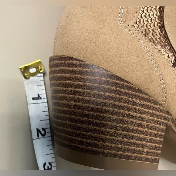 Wild Pair Tan Lucie Western Booties - Picture 10 of 11